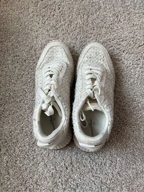 Universal Thread Cream Knit Lace-Up Sneakers